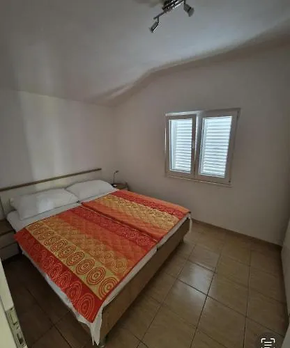 Mihajlo Appartement Vir